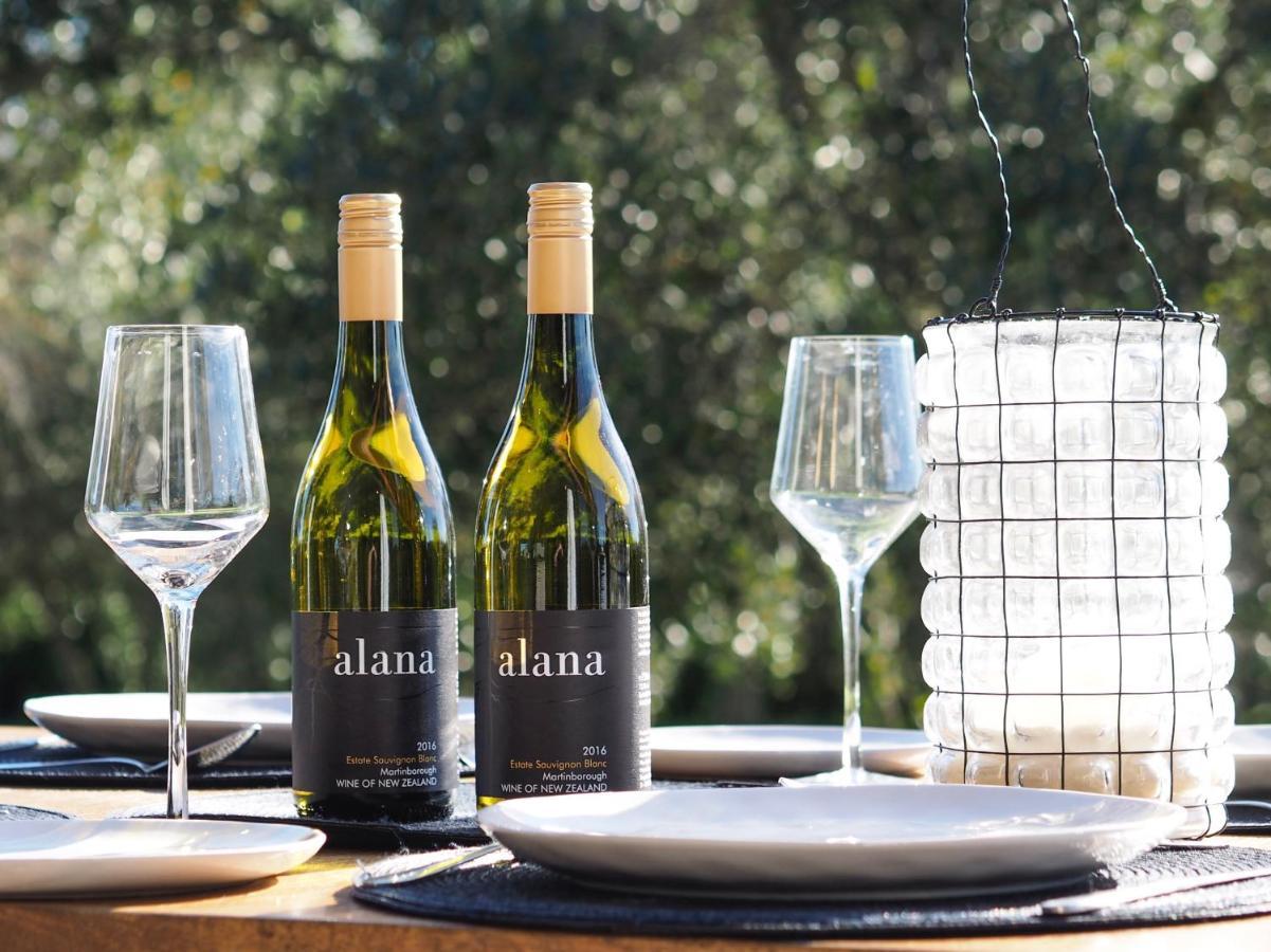 Pinot Longbox - Martinborough Holiday Home Экстерьер фото